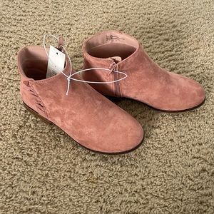 Cat and Jack girls booties, size 4